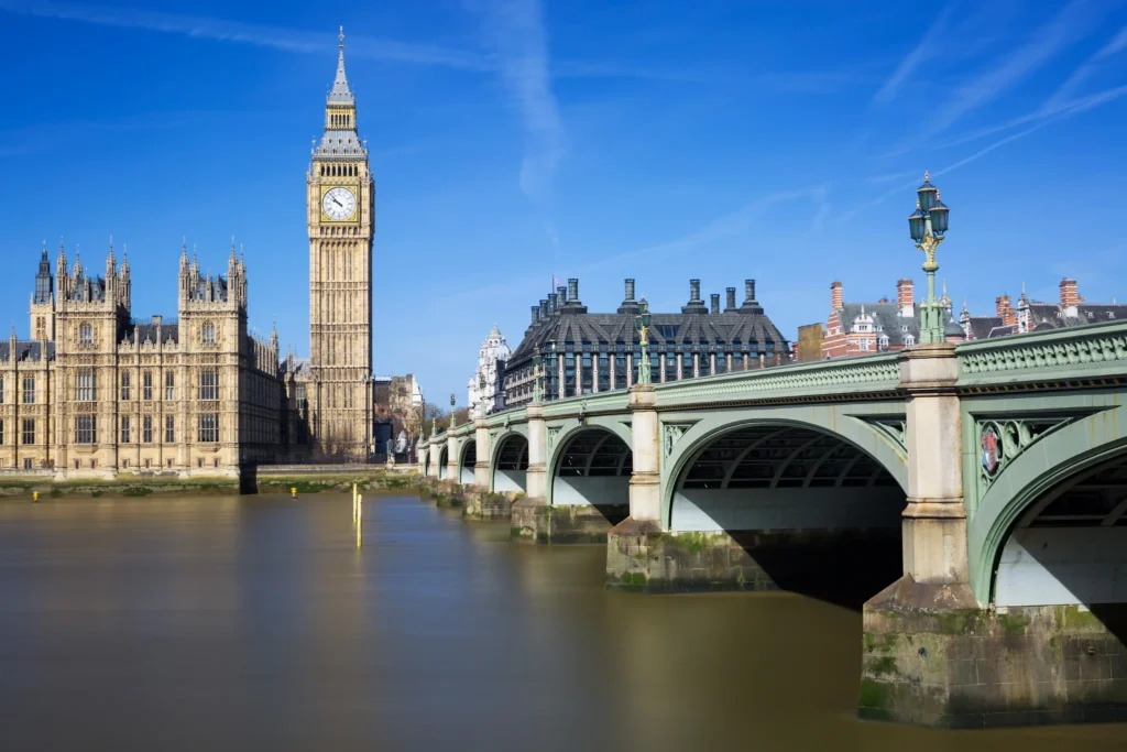 Iconic view of Big Ben and the Houses of Parliament in London, showcasing KOZ Plumbing